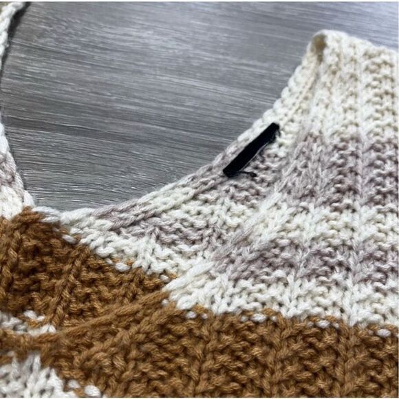 Cozy Striped Women’s V-Neck Sweater Cream Brown Lavender - Picture 8 of 13